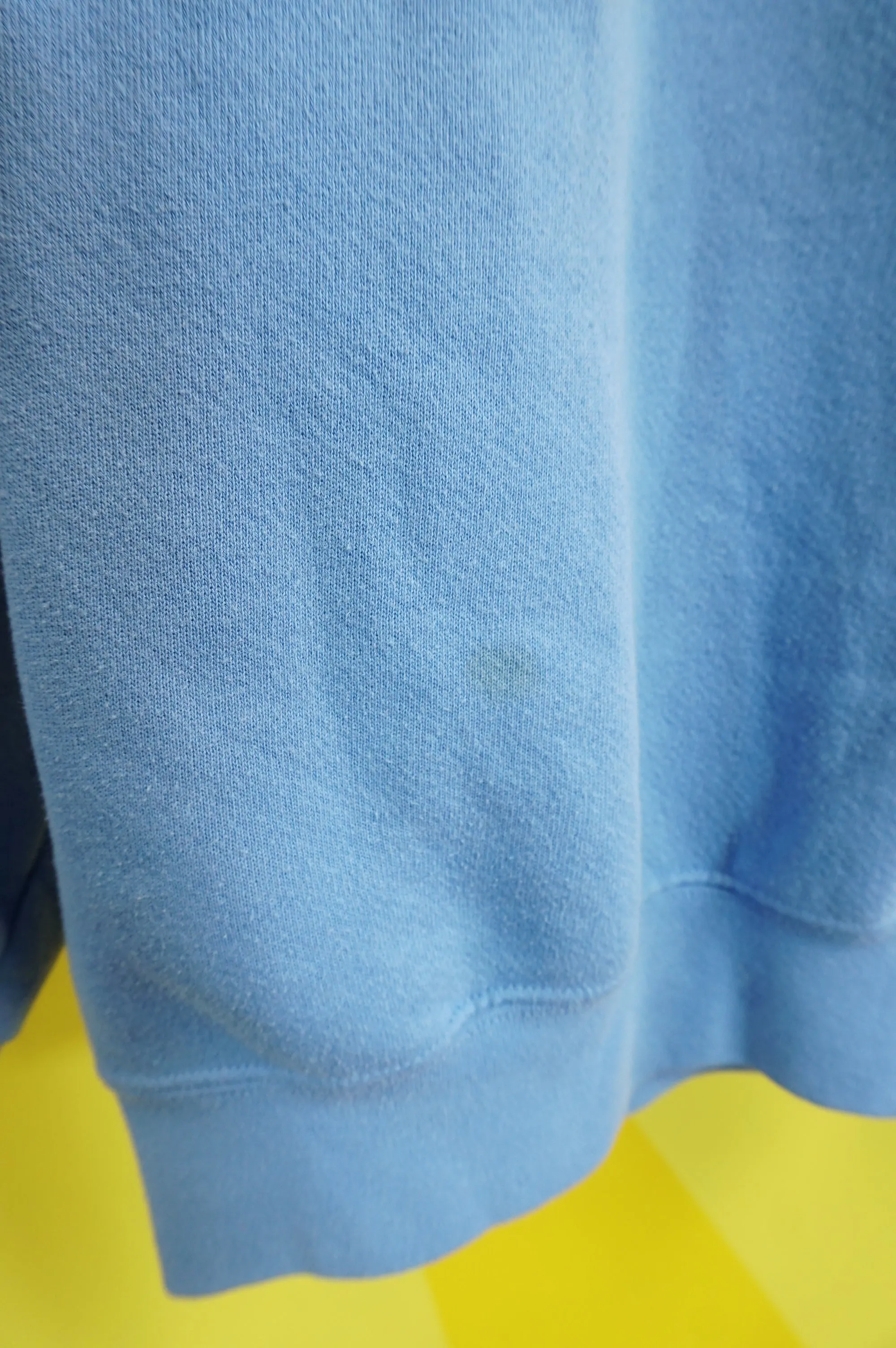 (M) 2000 M.R. Ducks Crewneck