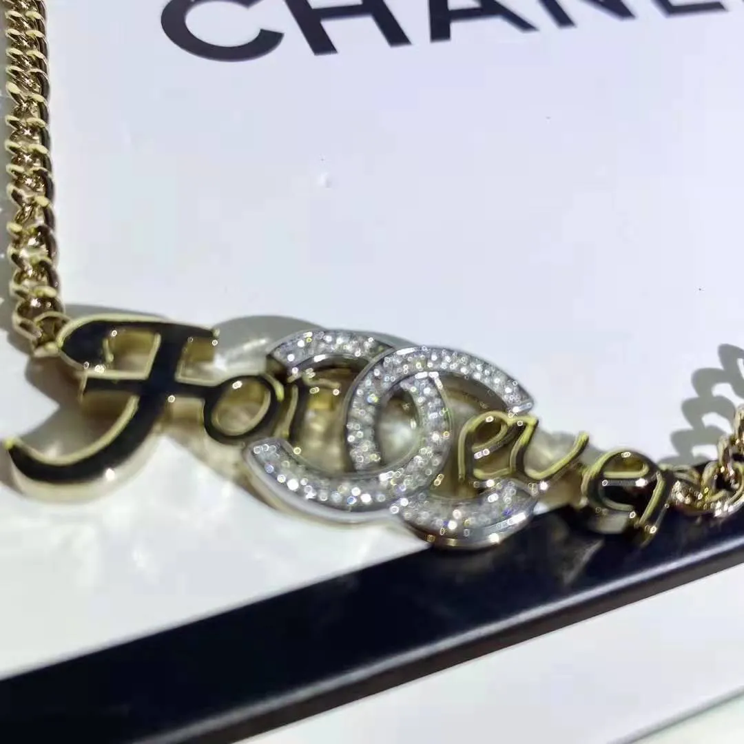 Women's exquisite necklace